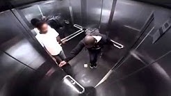 Palhaçada no elevador