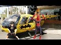 Papai Homem Aranha e Pequeno Batman no Posto Bambina Araraquara Helicóptero, Avião, Batmóvel