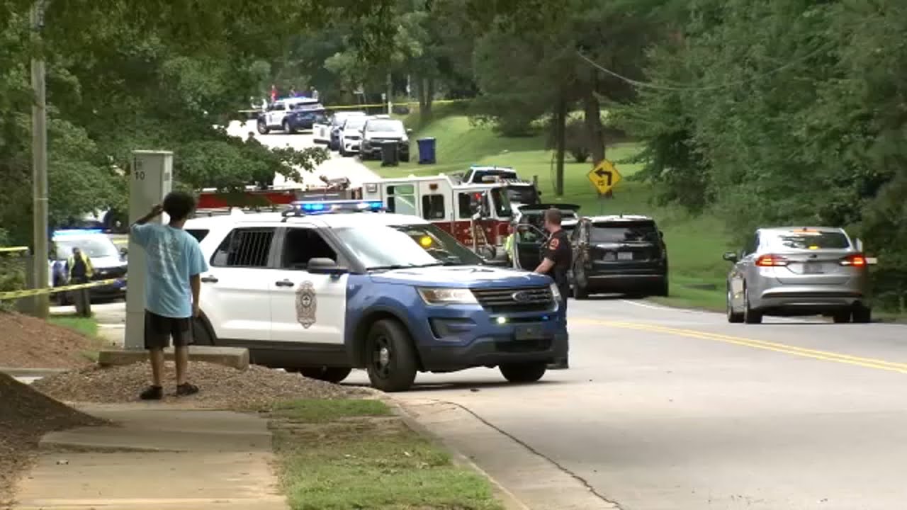 Man accused of hitting police vehicle, high-speed chase appears in ...