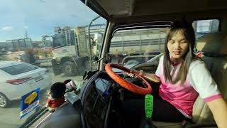 นั่งรถเล่นกับสาวไข่มุกดูลีลาการขับรถดั้ม Dump Truck