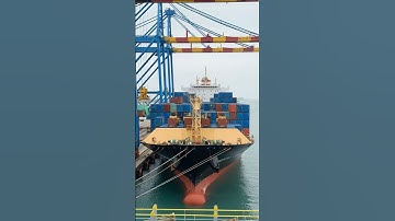 Timelapse of Difficult Container loading operations | Port | Surging, Rolling, pitching | Dangerous