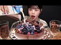 SUB)투썸 초코케이크 우유에 말아서 먹방! 몰티저스까지 역대급 맛있어서 순삭했어요..🍫🥛 초코탕 디저트 리얼사운드 Chocolate Cake Dessert Mukbang Asmr