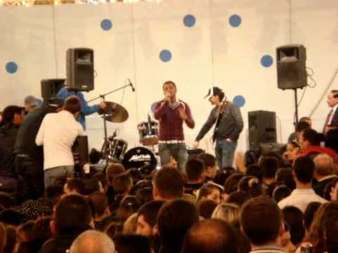 Tony Mariano a Melito. Canta "Te si 'nnammurate" (...