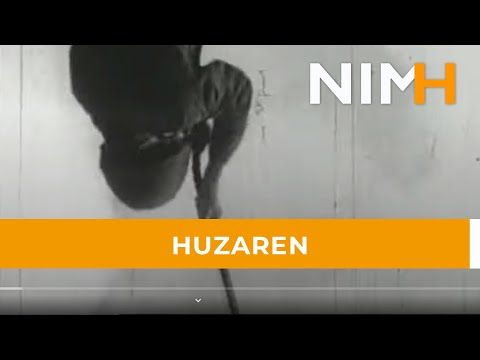 Video: Hoe De Huzaren Zich Kleedden?