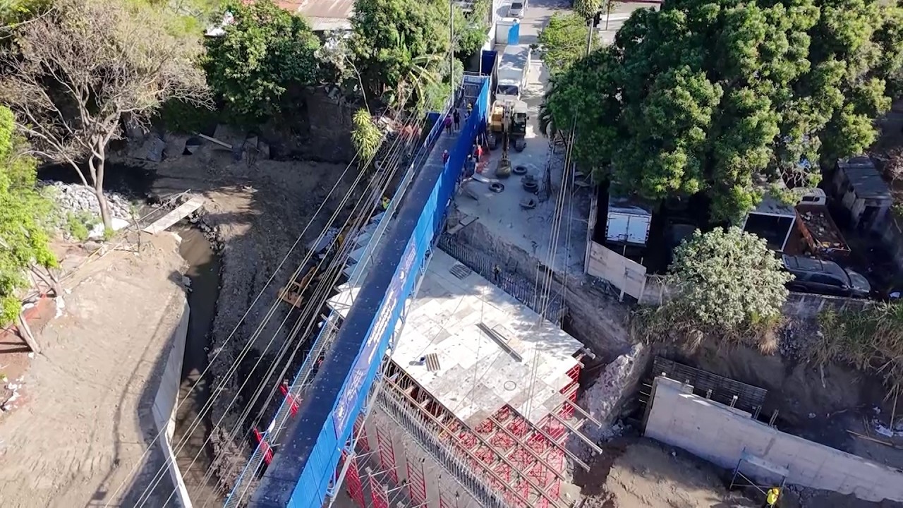 Avancen es construcción de puente en Villa Lourdes