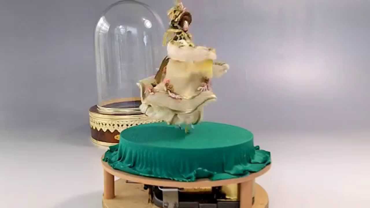 VINTAGE LARGE LOUIS VUITTON DANCING BALLERINA REUGE MUSIC BOX - YouTube