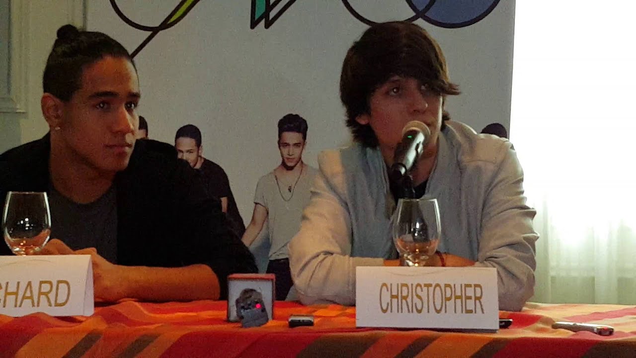 CNCO MÚSIC  - TAN FACIL – PRIMER SENCILLO PROMOCIONAL 
- ECUADOR .