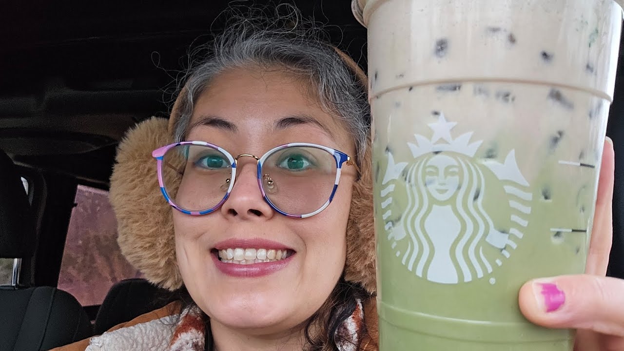 Trying Starbucks New Dubai Chocolate Matcha