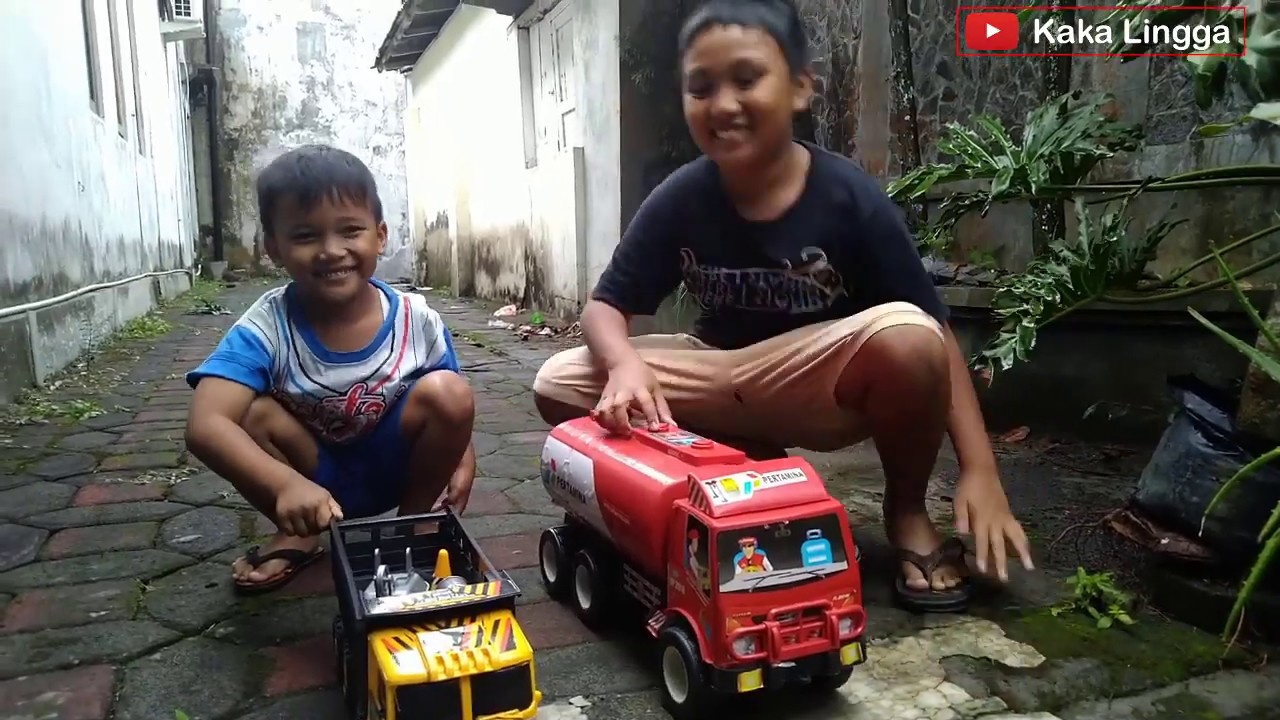  Mainan  Anak  Balapan Truk  Mainan  YouTube 