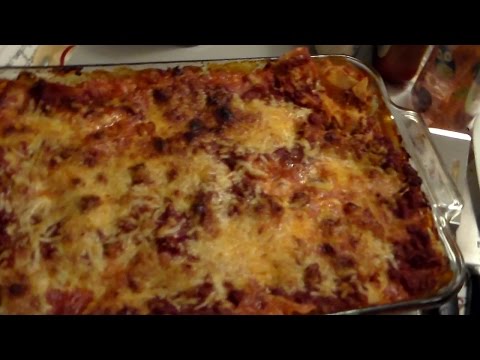 Lisa Makes Lasagna!!! YUM!