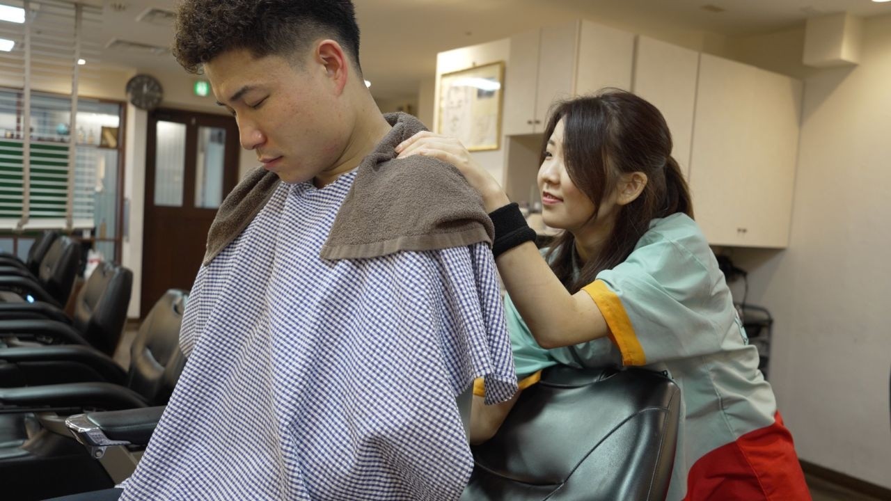 【バーバー女子】理容室のヘッドスパ&耳掃除のオプションはやみつきになるのは間違いなし