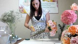 Blooms By The Box shows you how easy it is to DIY your wedding flowers! This video shows you how to make your own wedding 