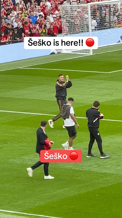 Sesko is unveiled as Manchester United latest summer transfer signing. Also shown is Mbeumo, Cunha