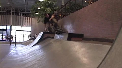 TAMMY MCCARLEY & LAHSAAN KOBZA SKATEPARK SESSION