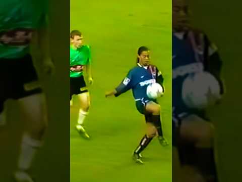 RONALDINHO SKILLS HUMILHANTES ⚡🤯