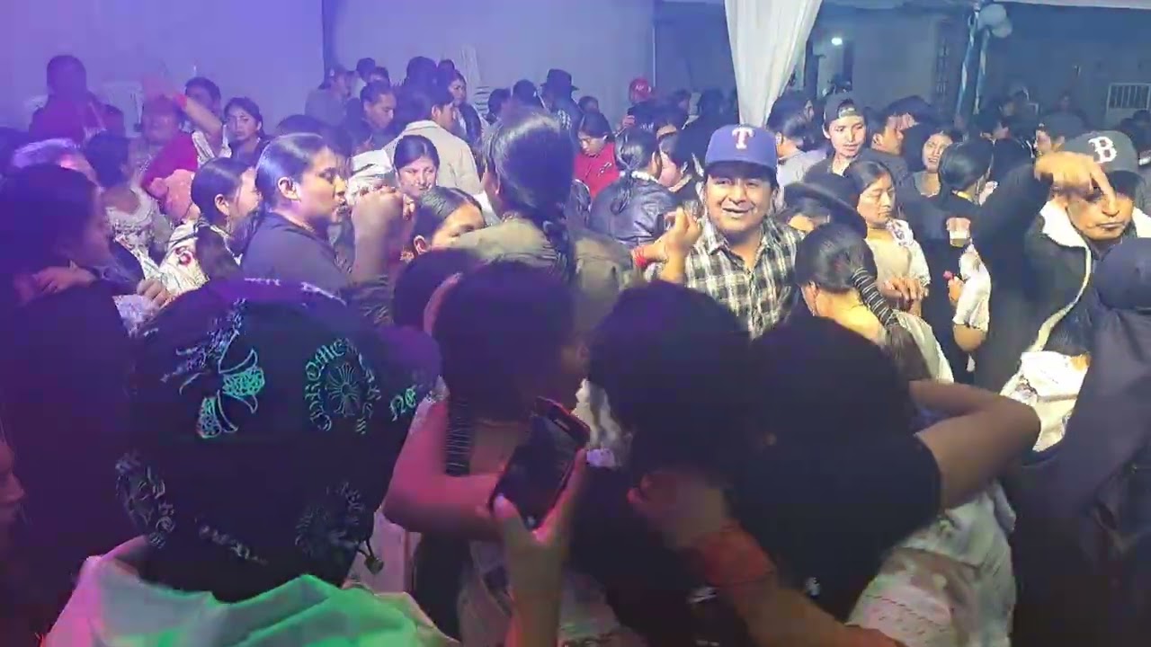 Diferencia Tropical en vivo  Iluman Angelpamba en su confirmación f.Pineda cnts.0969334470