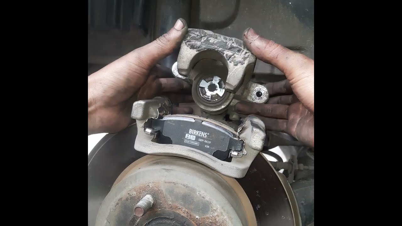 CARA GANTI KAMPAS REM BELAKANG SUZUKI SWIFT 