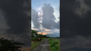 Saling menghibur