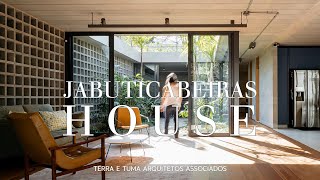 A Single-Story House Design in São Paulo's Orchard Neighborhood | Jabuticabeiras House