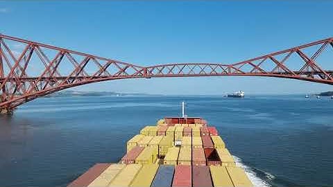 Passing Forth Bridges in TimeLapse. Scotland.