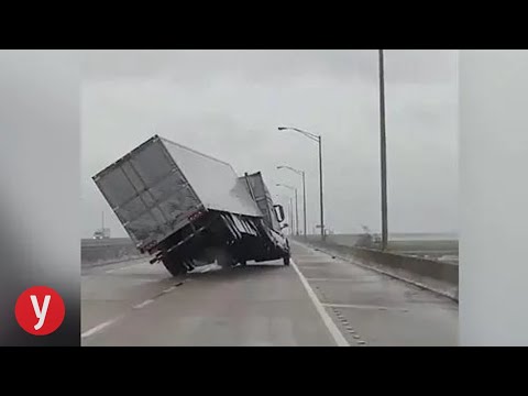 וִידֵאוֹ: אוקסנה סמוילובה הראתה את ההשלכות של הוריקן שהרס את חצרה וגרם נזק של 2 מיליון רובל