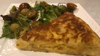 Video thumbnail of "Tortilla de patata(tortilla dial batata sahla mahla o guir 4 dial lma9adir. 🥔🥔🥔"