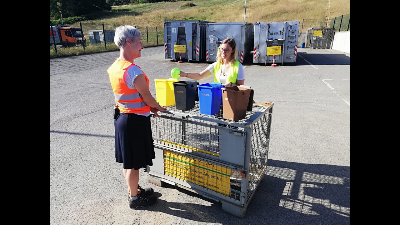 Abfall ade - Die gläserne Stadt zu Besuch auf der Umladestation