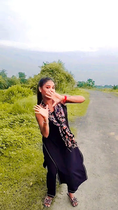 Tuni naki sinemar naika hoyeche #dance #vairalshorts #youtubeshorts #shorts