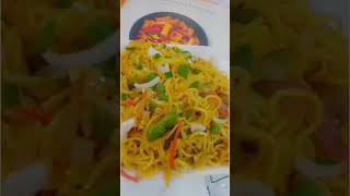 sunday kiya is tarha enjoy??zonus fvrt hakka noodles/chhole bhature viralvideo food minivlog