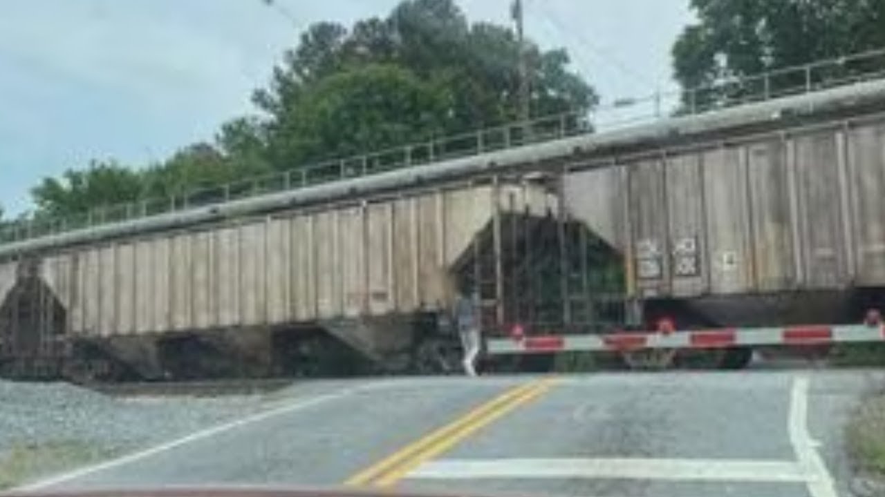 Legislation to fine stalled trains in the works