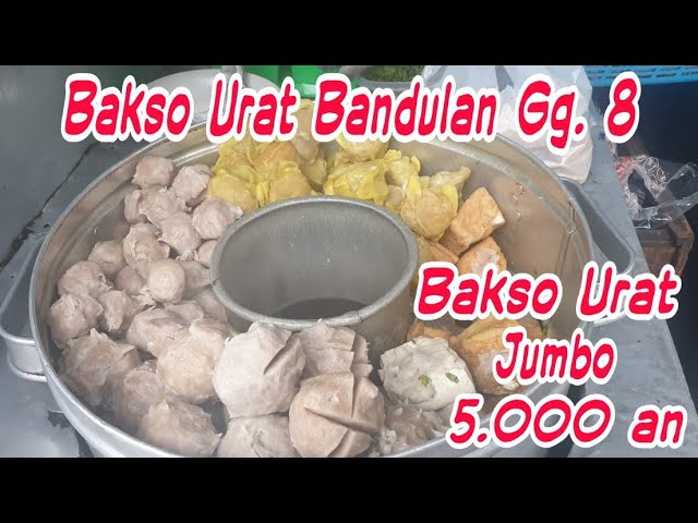 Belasan Tahun Jualan, Bakso Urat Bandulan Gang 8 Wajib Dicoba | Kuliner Malang #69 class=