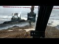 Утопили бульдозер Т 130 в реке. Вытягиваем экскаватором Doosan DX300./Drowned the bulldozer.