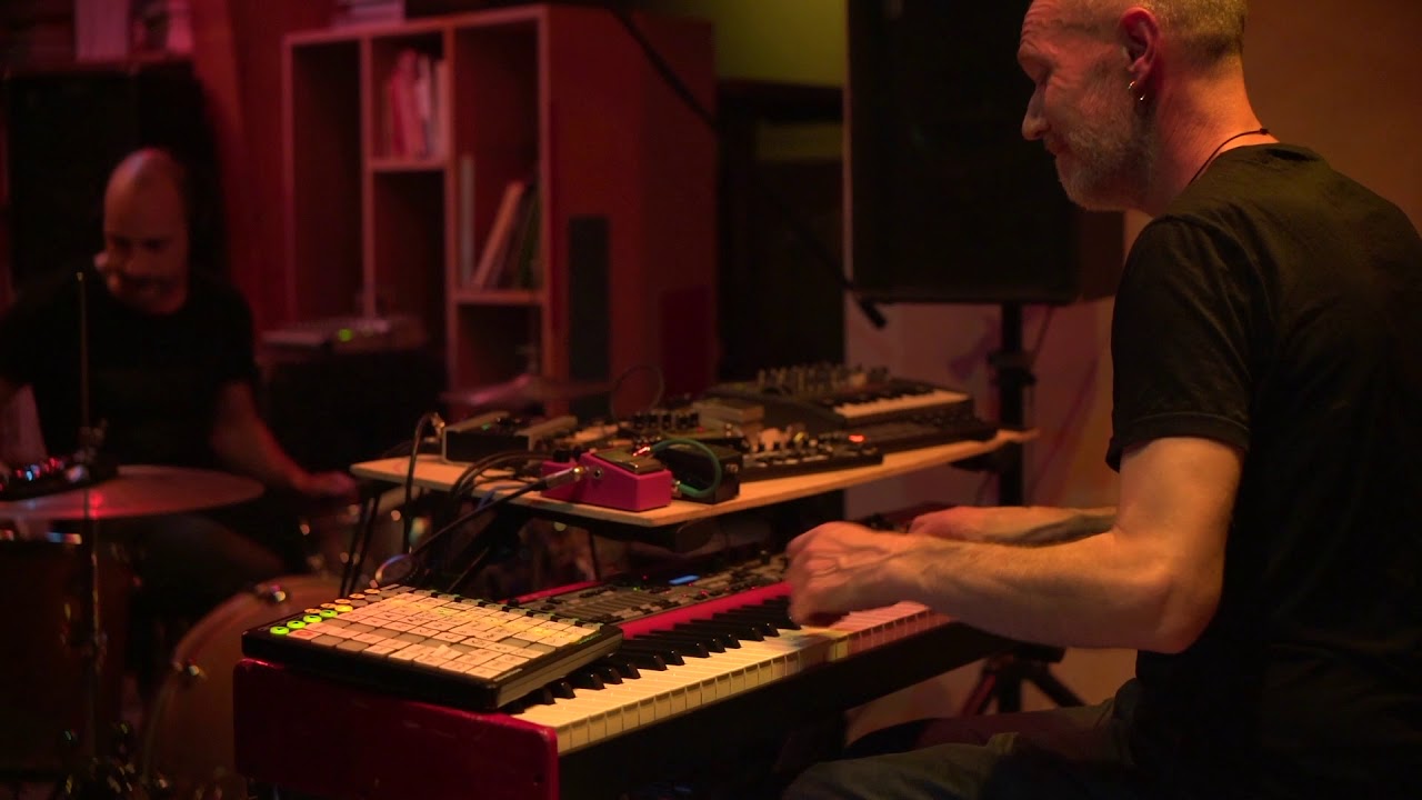 Satelliti – Bright Tunnel