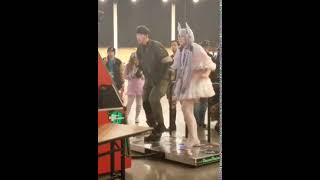Snake and Kanna Kamui play Dance Dance Revolution