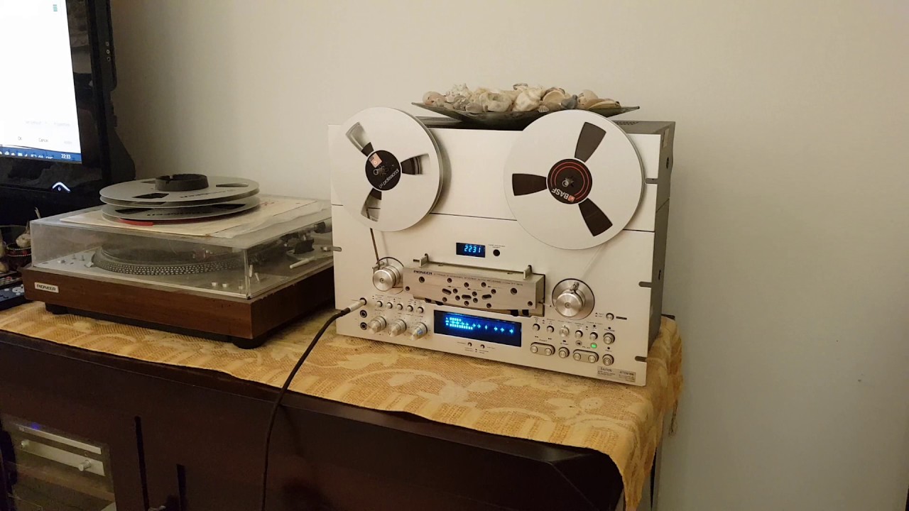 The Voyagers - Distant Planet (vocal)