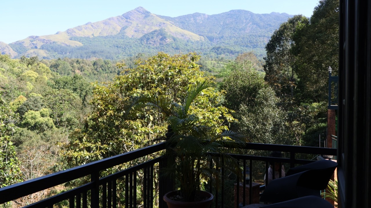 4 Bedroom Mountain View Retreat in Vythiri - Perfect Family Group Stay