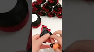 Mawar Beludru Hitam Dan Merah Yang Cantik Menggunakan Kreativitas Pita celanapendek senipita dekorasi mawar 