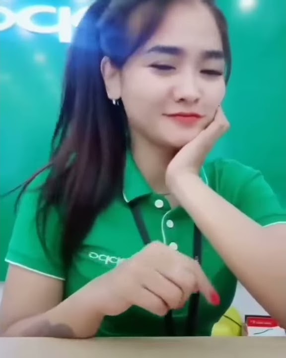 VIDEO HOT !!!  SPG oppo goyang TIK TOK seksi manja , asshiaap