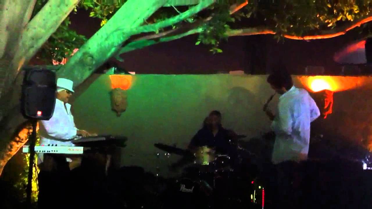 Sax on the patio at pips on labrea