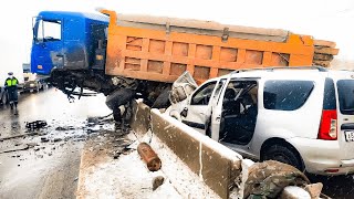 20 Unbelievable Idiots Truck & Excavator Operation Failure - Crazy Truck & Car Cross Flooded Rivers