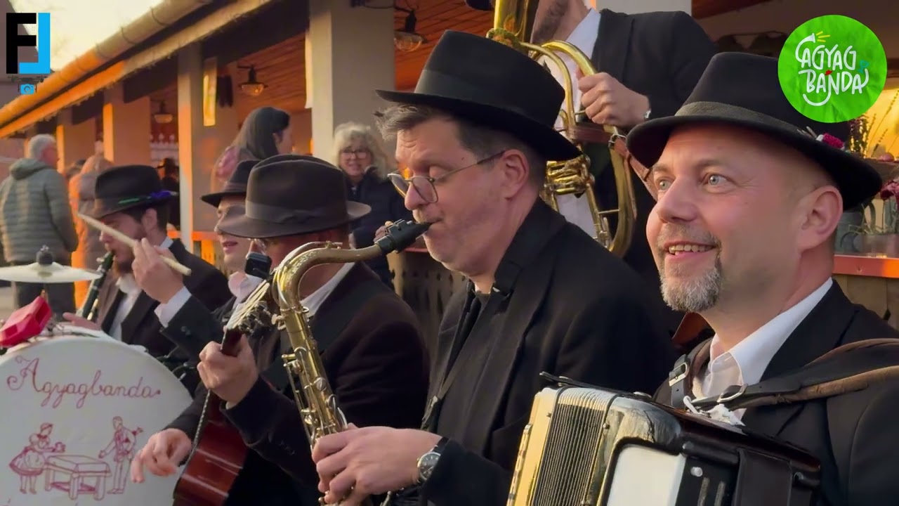 Kispadon az Agyagbanda Berettyóújfaluban a Szász tanyán