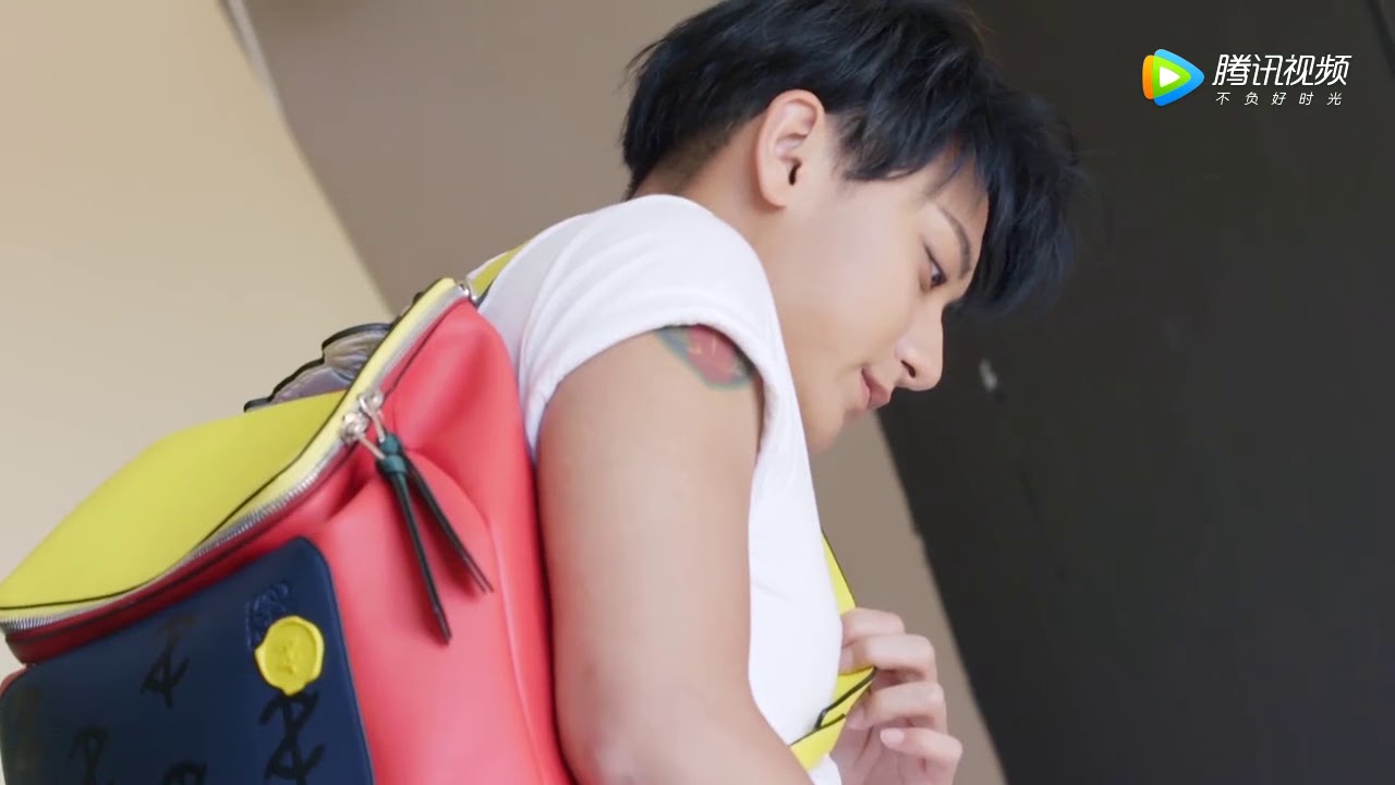 hztttao on X: Tao was bringing Z.TAO x LOEWE goya backpack