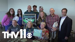 Transplant recipient meets family of man who donated corneas