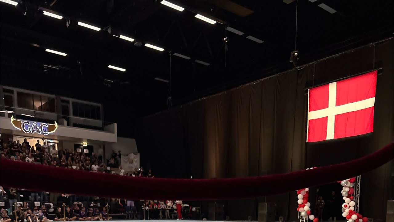 Vlog fra DM cheerleading 25💚🖤                      OC Rain💚🖤