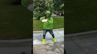 How Hood Niggas Eat Food On The Block 🤣🤣🤣🤣🤣 Wealth