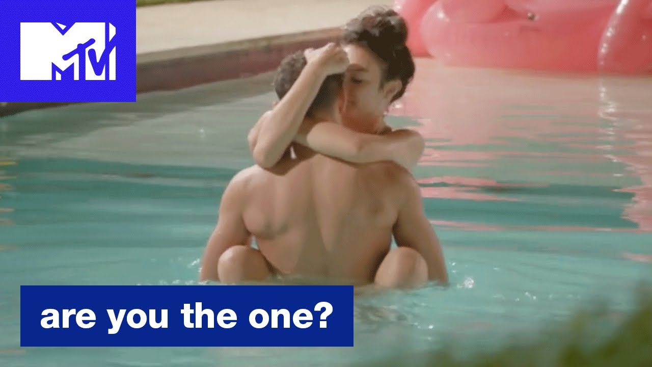 'Hannah And Ozzy’s Spark' Official Sneak Peek | Are You The One? (Season 5) | MTV