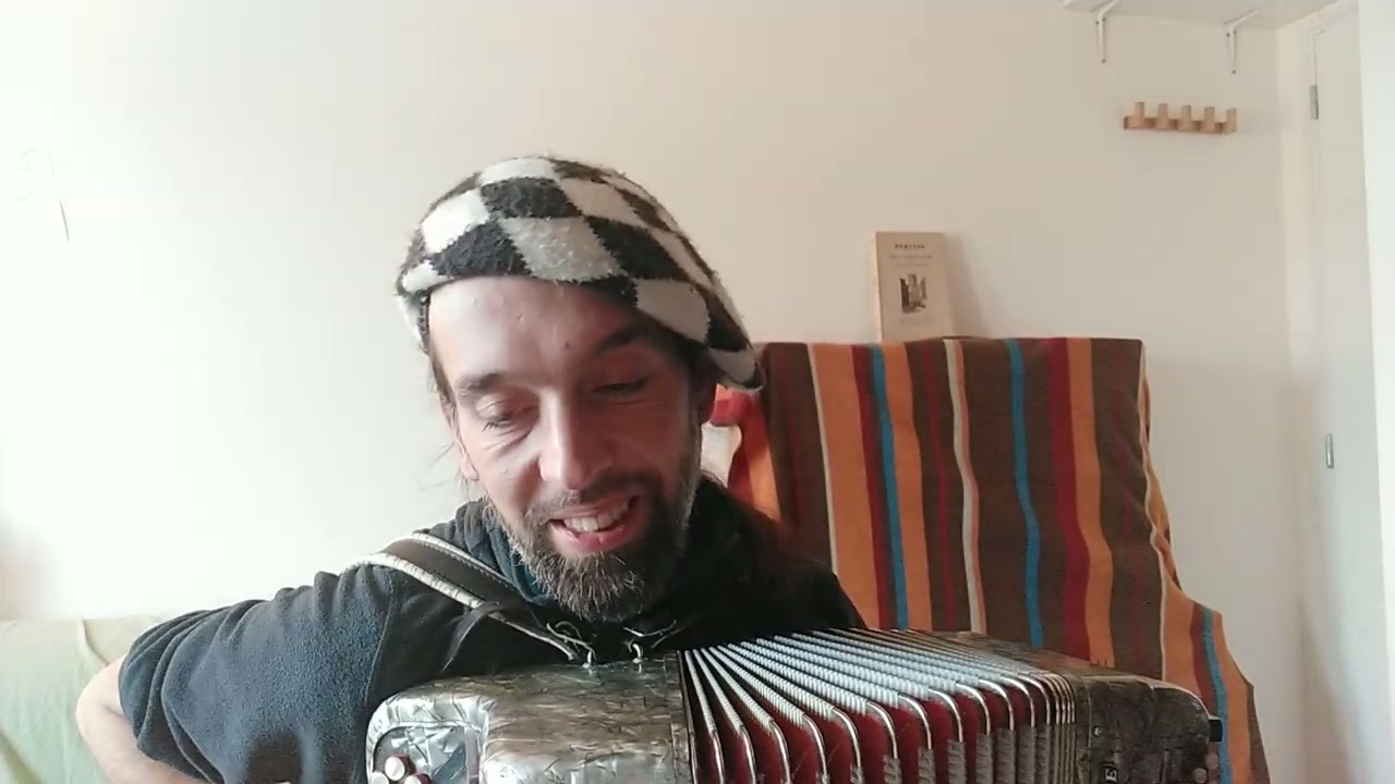 Tous les garçons et les filles, de Françoise Hardy, à l'accordéon par Yann Malo