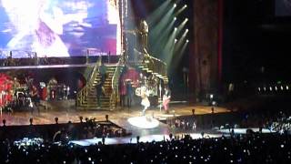 SPARKS FLY: Taylor Swift in Adelaide 4th march 2012