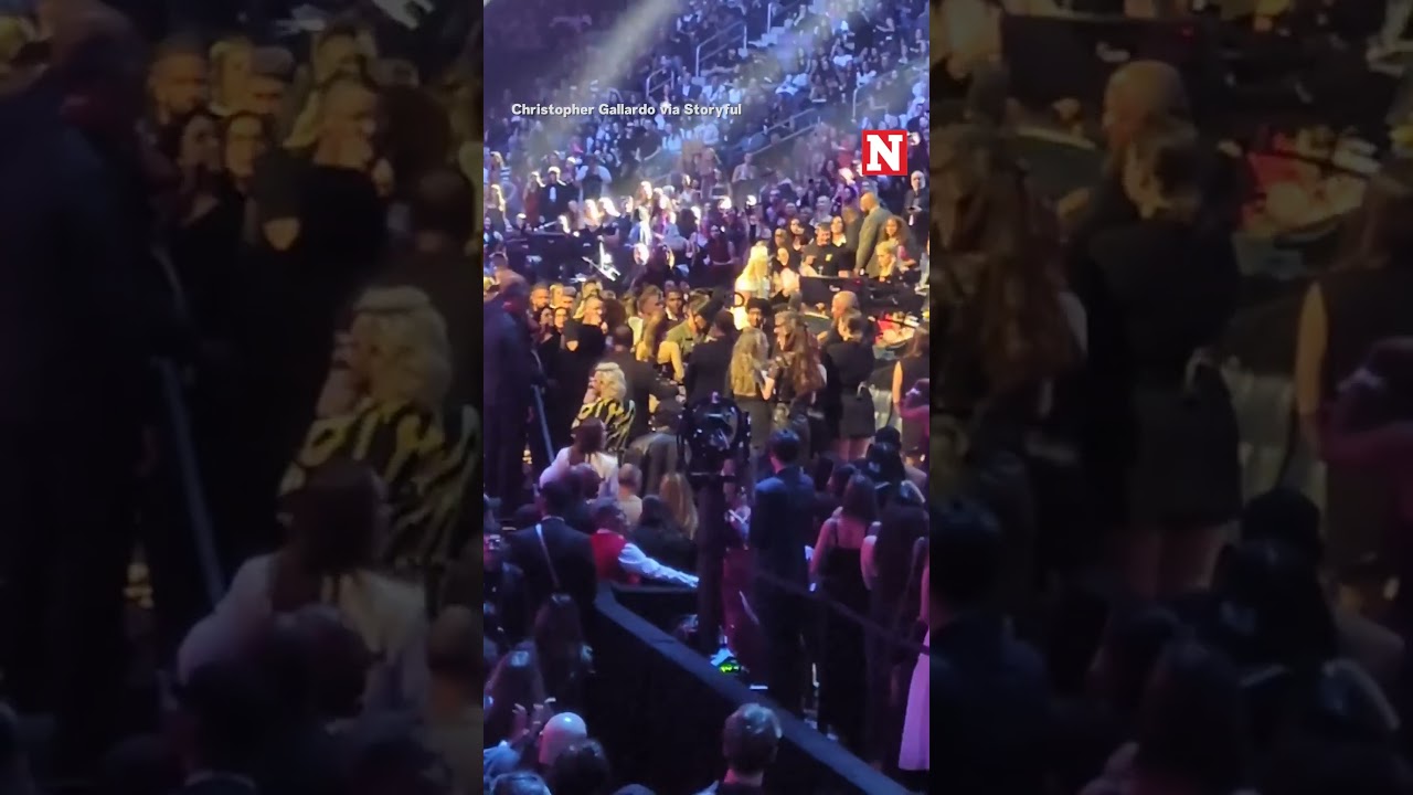 Ariana Grande Shocks Fans At MTV Video Music Awards