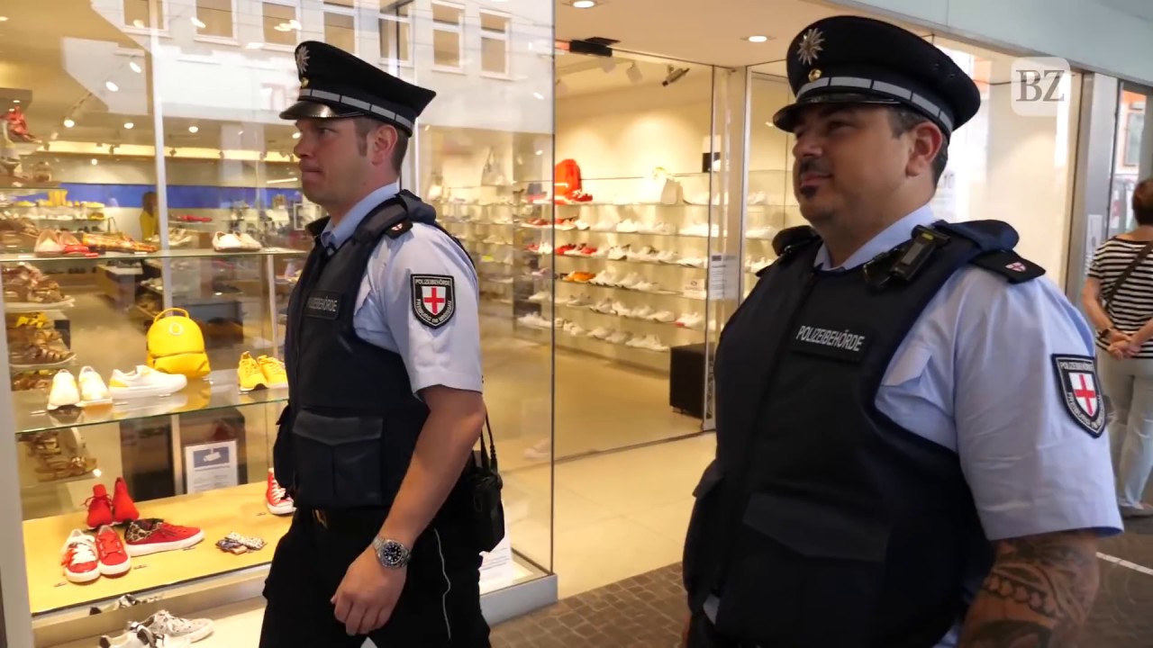 Ordnungsamt kontrolliert Maskenpflicht in der Freiburger Innenstadt